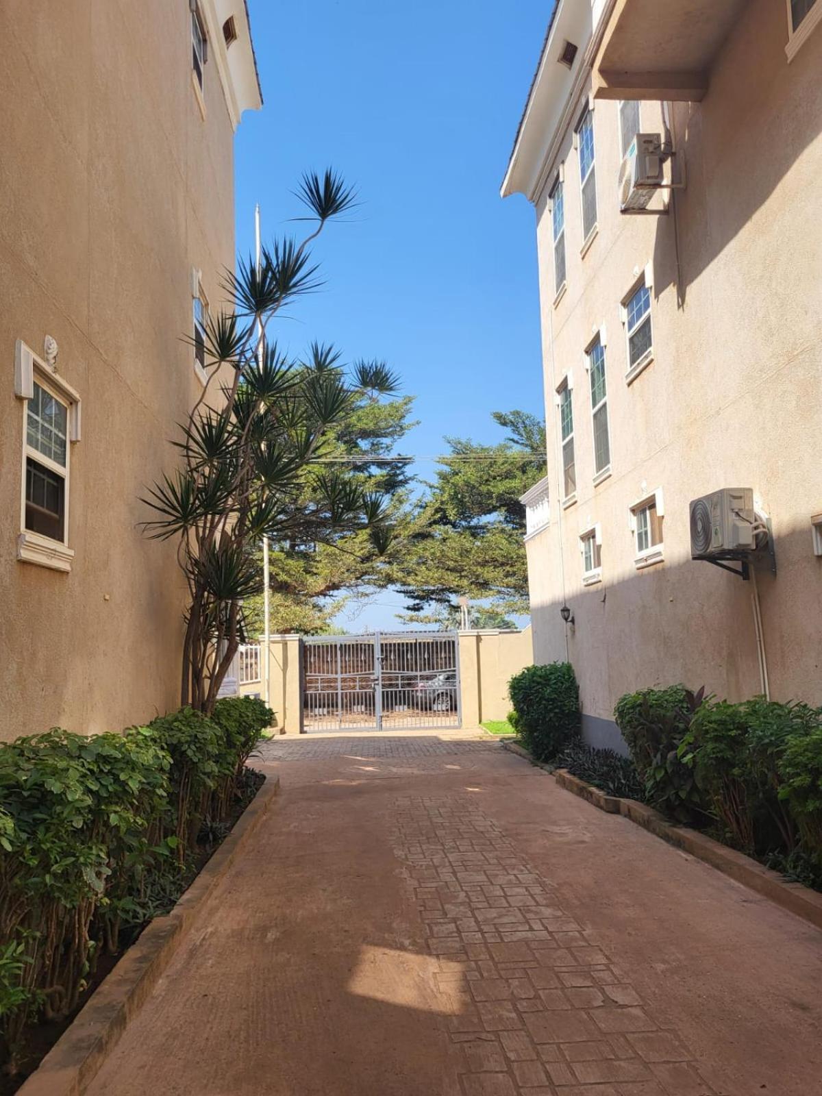 Summer Grove Villa Kololi Exterior photo